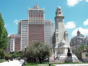 La plaza de España y el Edificio España