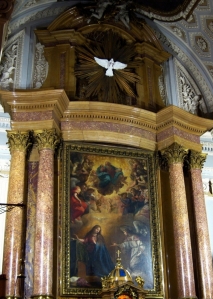 Altar mayor del Real Monasterio de la Encarnación con la Anunciación de Vicente Carducho